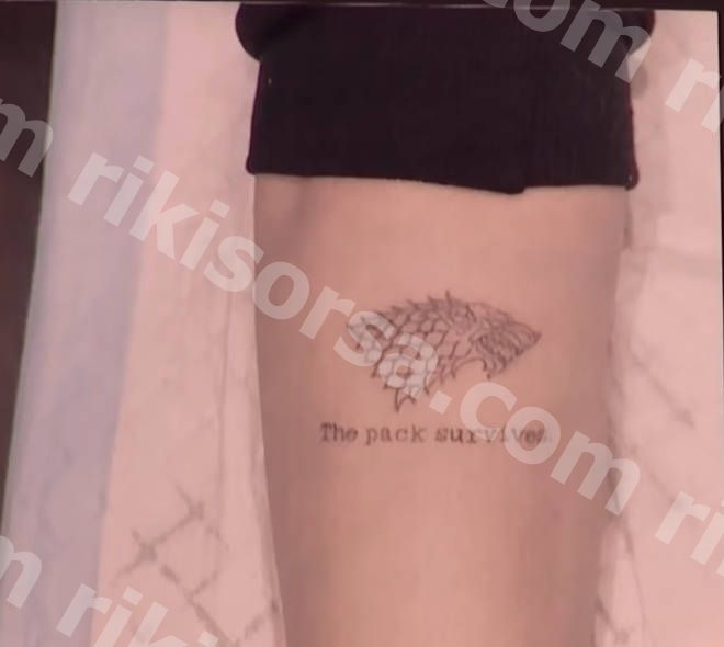 El tatuatge de 'the pack survives' de Sophie Turner va ser un gran spoiler final de Game of Thrones